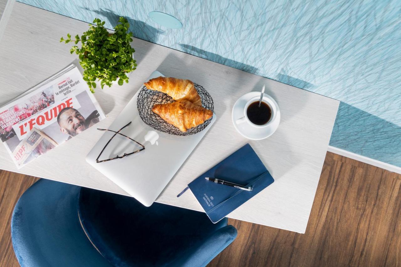 Logis Hotel-Restaurant Le Fontarabie ฟอนทีเนย์-เลอ-คอมต์ ภายนอก รูปภาพ