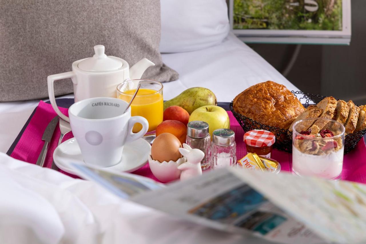 Logis Hotel-Restaurant Le Fontarabie ฟอนทีเนย์-เลอ-คอมต์ ภายนอก รูปภาพ