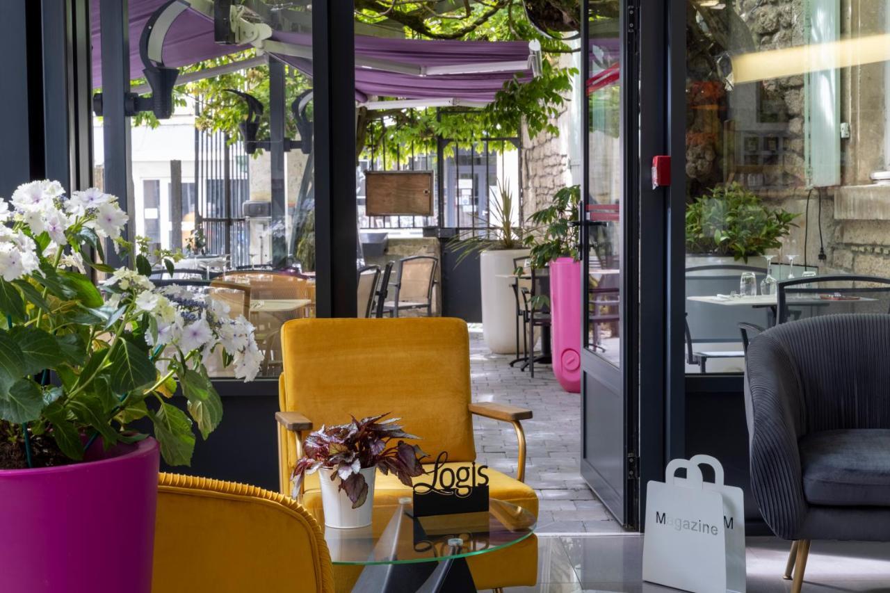 Logis Hotel-Restaurant Le Fontarabie ฟอนทีเนย์-เลอ-คอมต์ ภายนอก รูปภาพ