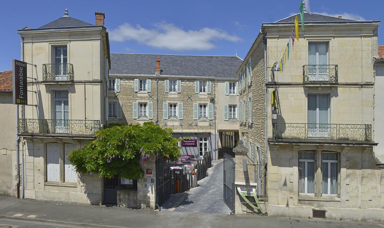 Logis Hotel-Restaurant Le Fontarabie ฟอนทีเนย์-เลอ-คอมต์ ภายนอก รูปภาพ