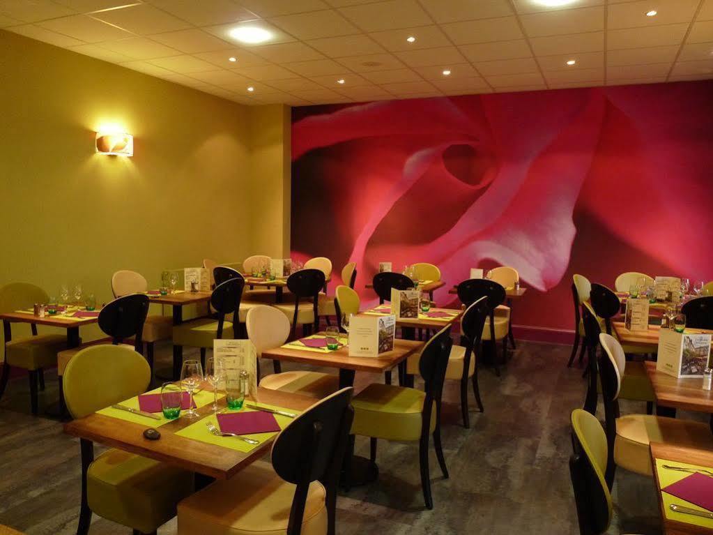Logis Hotel-Restaurant Le Fontarabie ฟอนทีเนย์-เลอ-คอมต์ ภายนอก รูปภาพ
